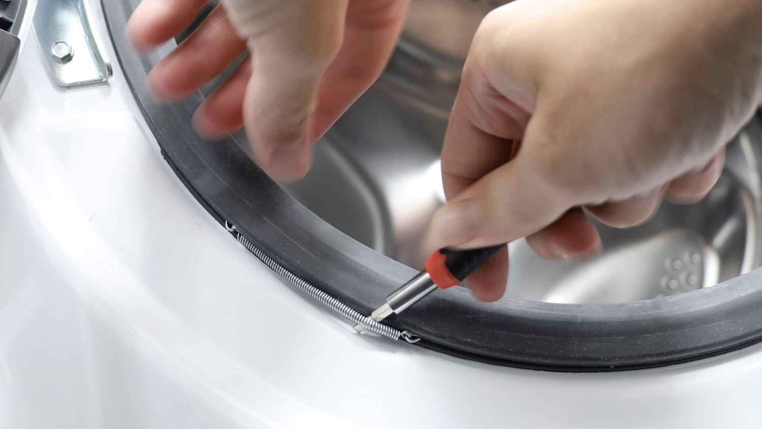 Remove front clamping ring